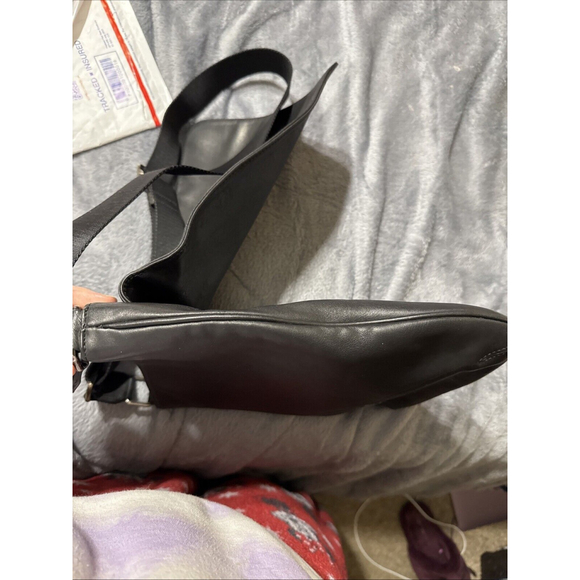 MCM Crossbody Leather Black Messenger Handbag Unisex - Picture 17 of 17